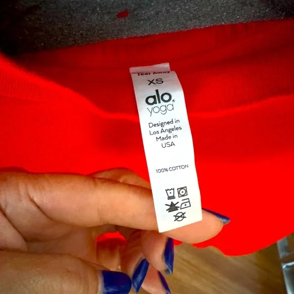 ALO Yoga Women's Vivid Red Short Sleeve Tee - Picture 3 of 5